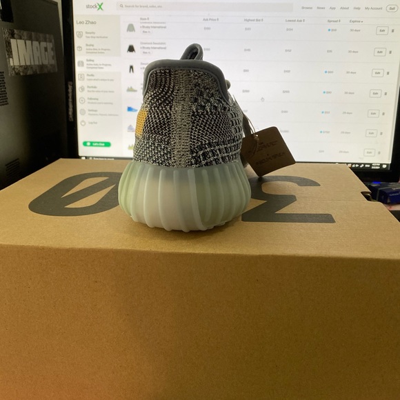 Adidas Yeezy 350v2 main image 5